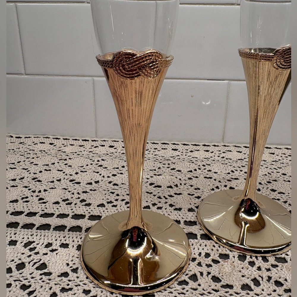 Vera Wang/Wedgwood Champagne Flutes - Picture 2 of 5